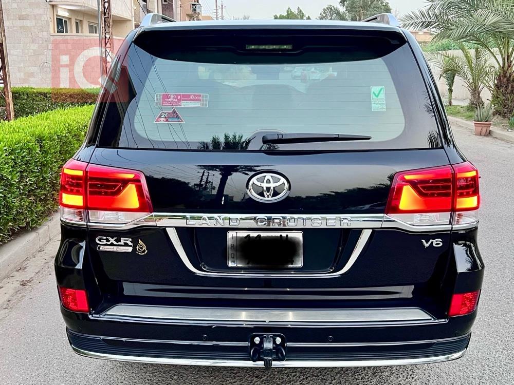 Toyota Land Cruiser